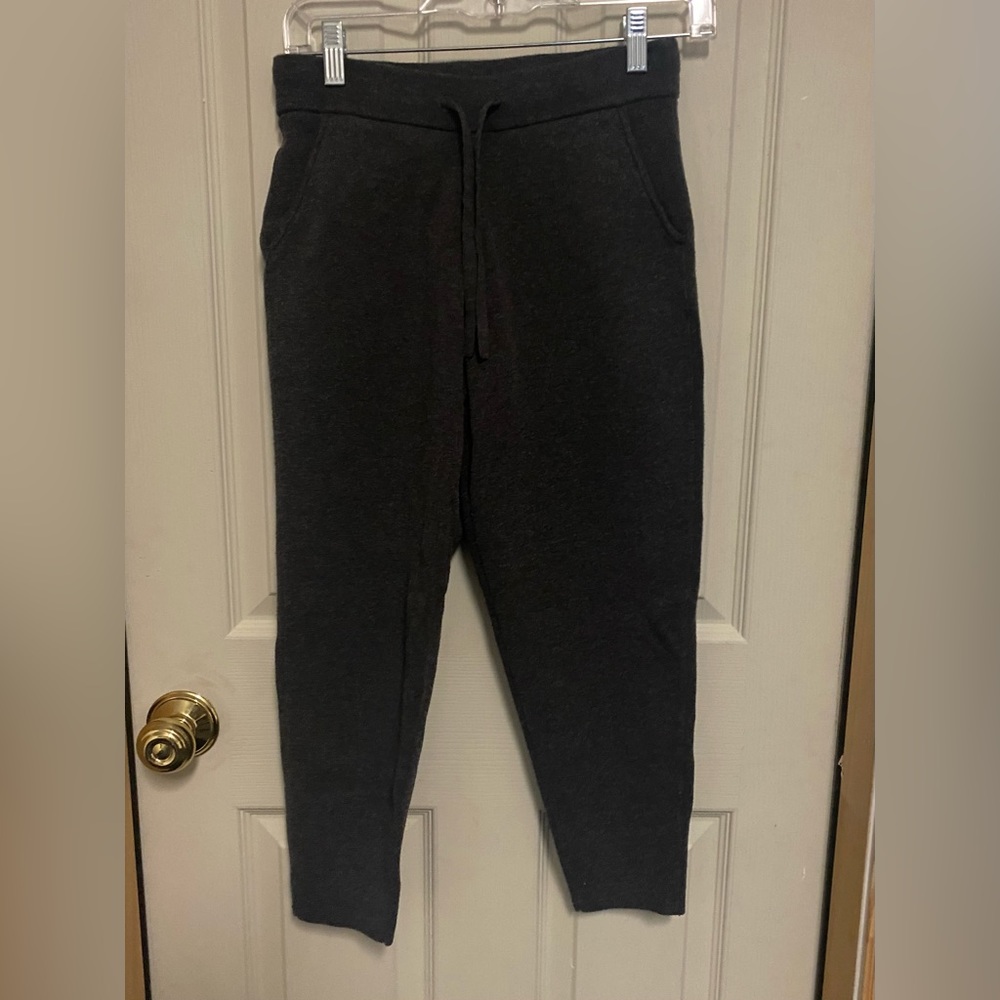 Banana Republic Petite XS charcoal grey sweater legging
